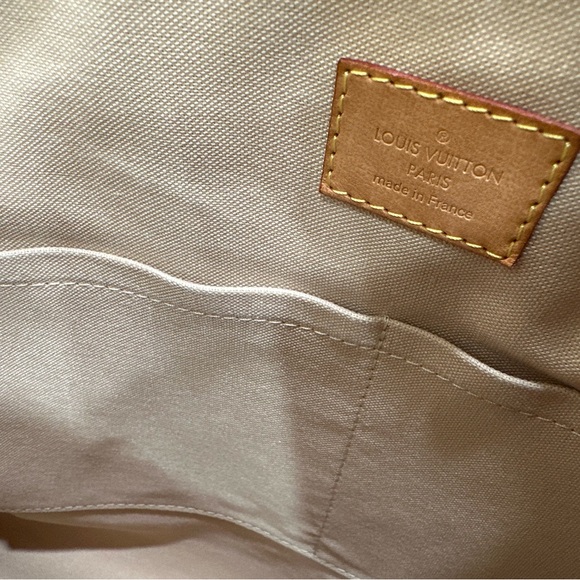 🔥Authentic Louis Vuitton Siracusa in Gm size🔥 - Picture 12 of 15